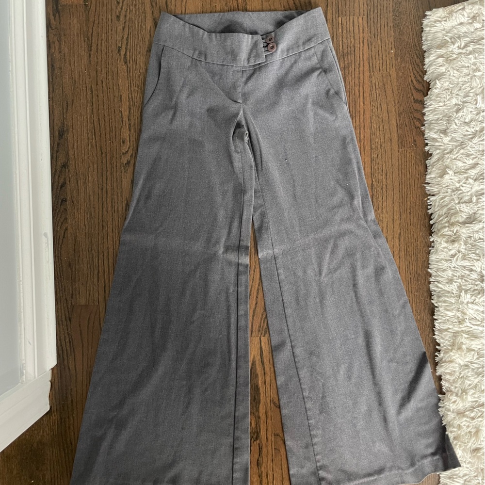 Akira size 4 wide leg dress pants. Super comfortable!